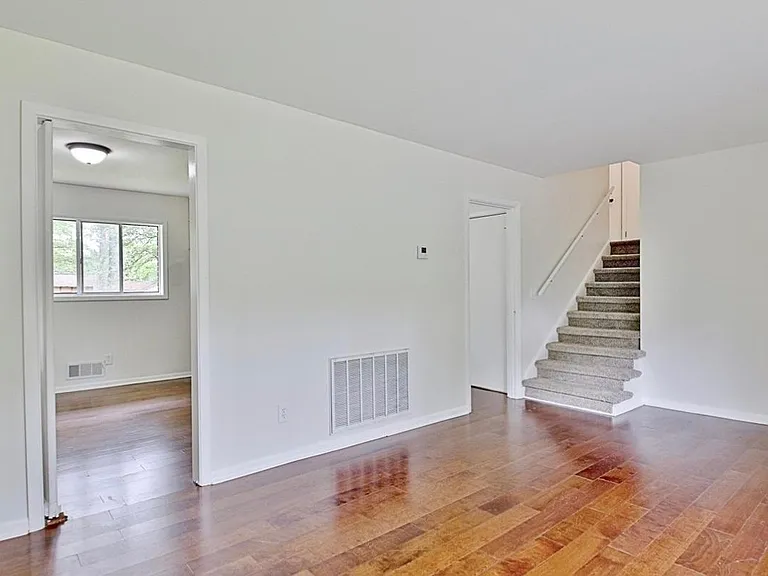 745 Anderson Dr — Photo 9