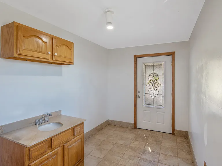 6961 Collamer Rd — Photo 18