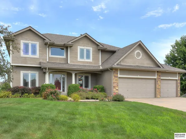 15108 Hartman Cir, Omaha, NE 68116