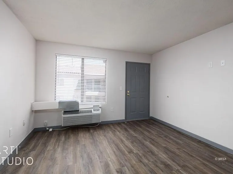 100 Pulsipher Ln #6201 — Photo 2