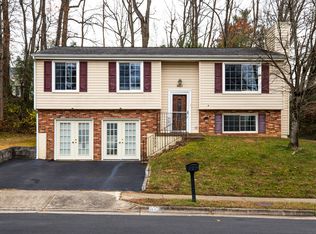 8821 Moverly Ct, Springfield, VA 22152