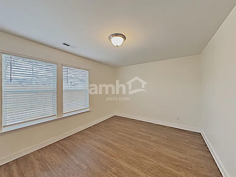 331 Elmhurst Dr — Photo 23