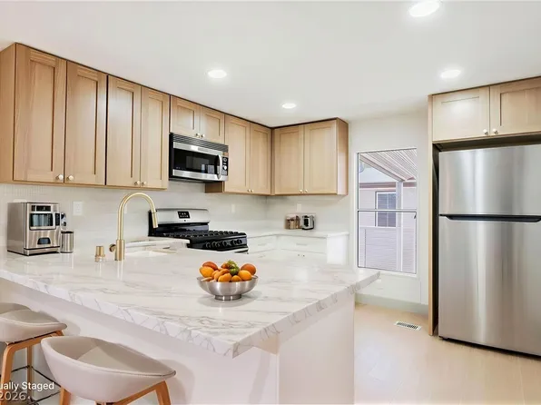 2885 Humboldt Ct, Las Vegas, NV 89142