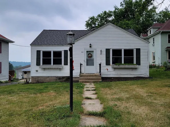 303 Mound Street, Blanchardville, WI 53516