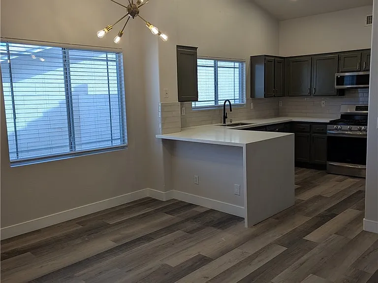 327 Perry Ellis Dr — Photo 50