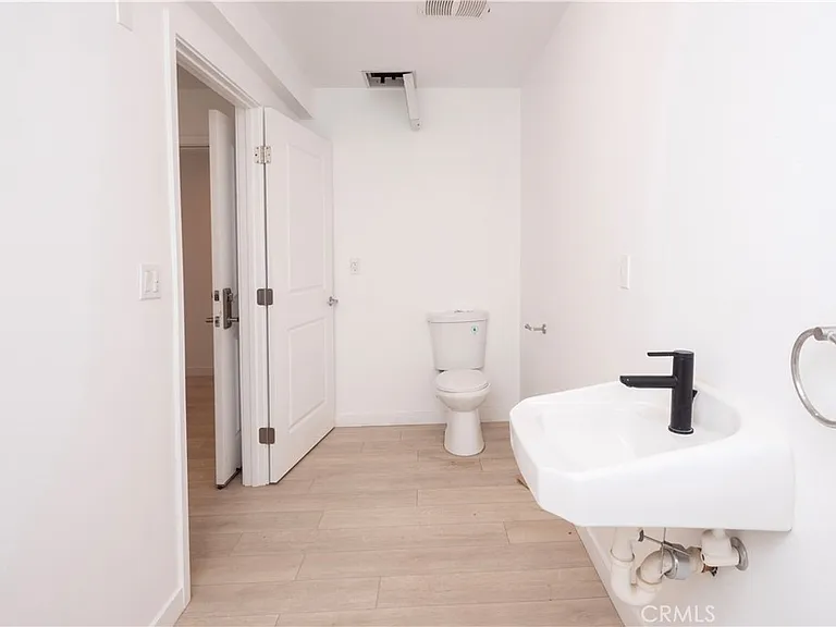 2341 Sheridan St — Photo 5