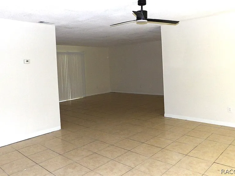 8935 N Basswood Ave — Photo 5