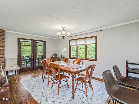 3rd image of 5509 Dyer Ln