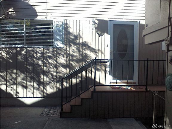 4th image of 518 River Dr SW