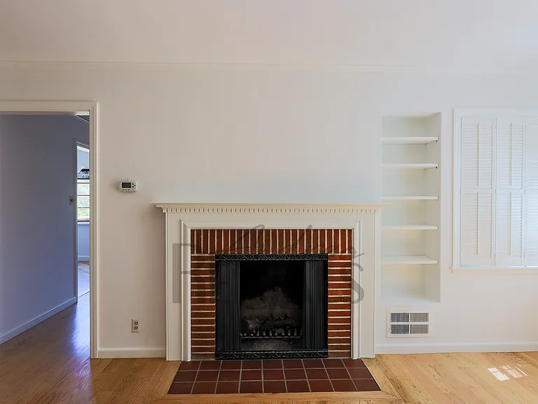 5555 Harbord Dr — Photo 8