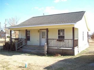 811 4th St, Lexington, TX 78947