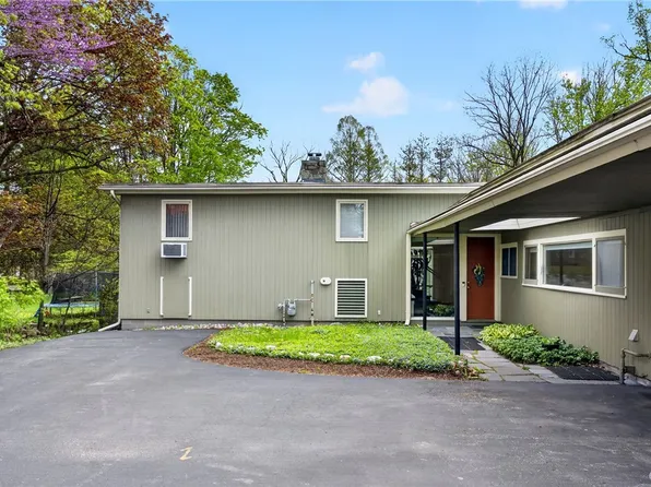 327 Kimber Rd, Syracuse, NY 13224