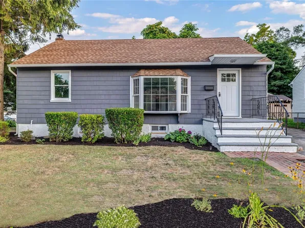160 E Booker Avenue, Wyandanch, NY 11798