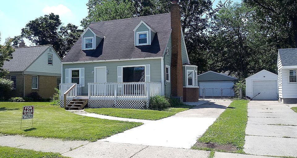 1st image of 144 Celia St SW