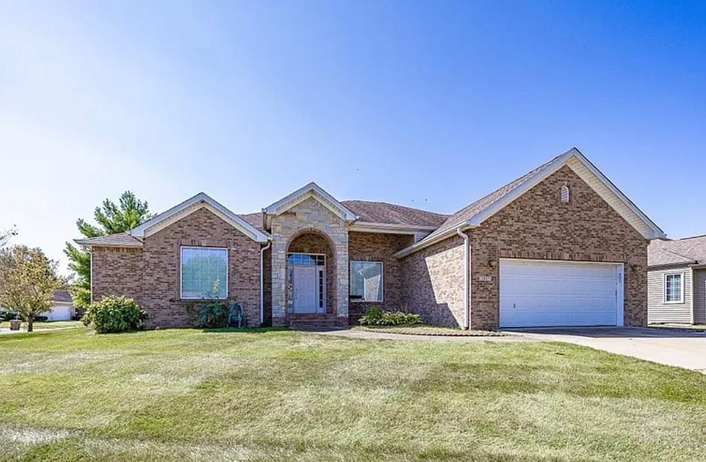 2487 Wyndham Pl N - Property Image