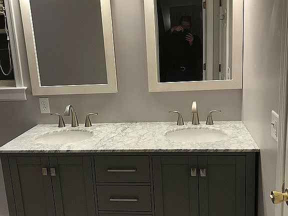 Master bath dbl sink vanity