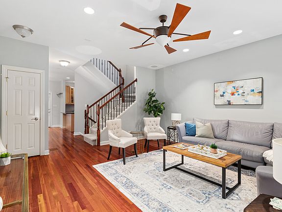 5th image of 120 Lake St APT C