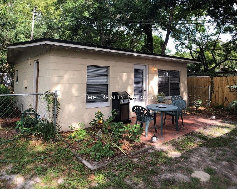 1st image of 311 Poinsetta Dr