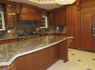 17915 80th Rd, Jamaica, NY 11432