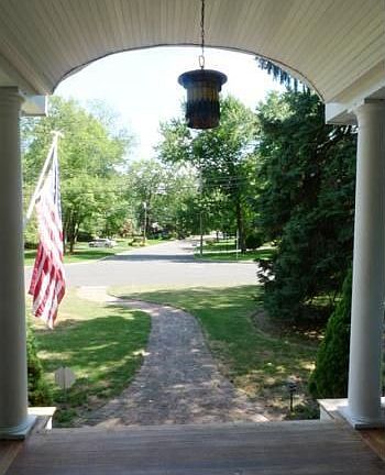 4th image of 517 Rehill Ct