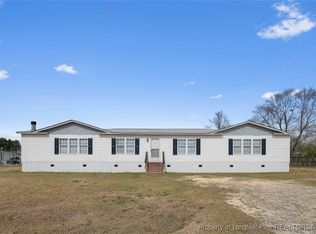 25 Remines Ct, Parkton, NC 28371