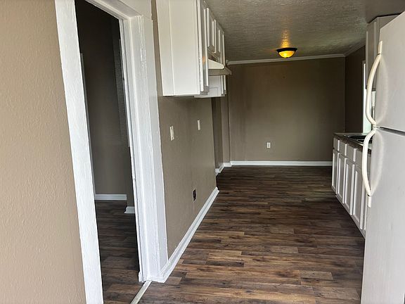 2nd image of 601 S Cherry St #2