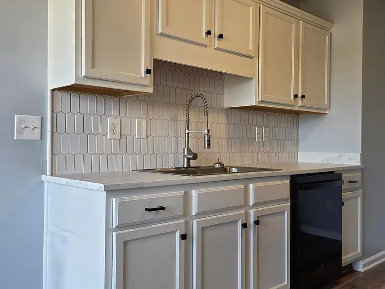 153 Twin Lakes Dr — Photo 11