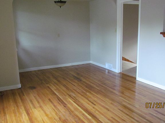 4th image of 1501 S 6 Street W