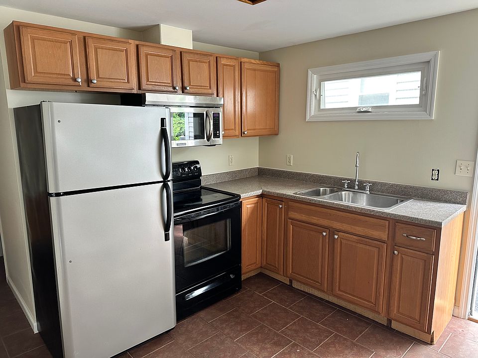 1st image of 131 Mill St #1