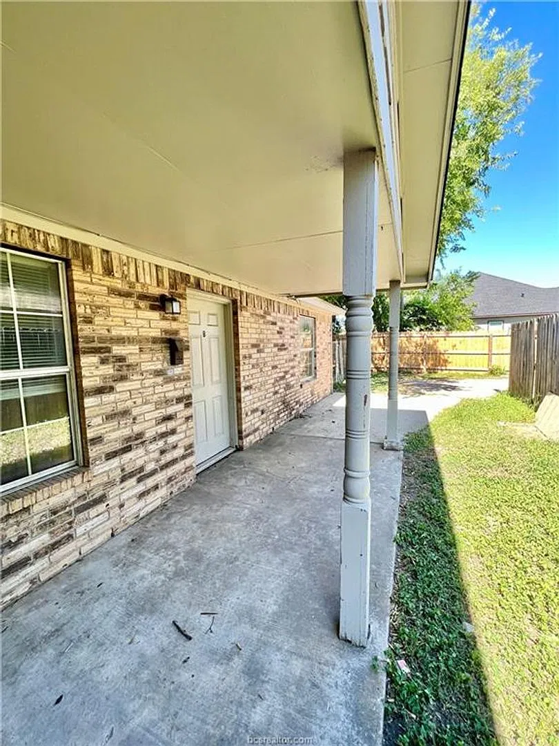 1900 Reese Avenue — Photo 3