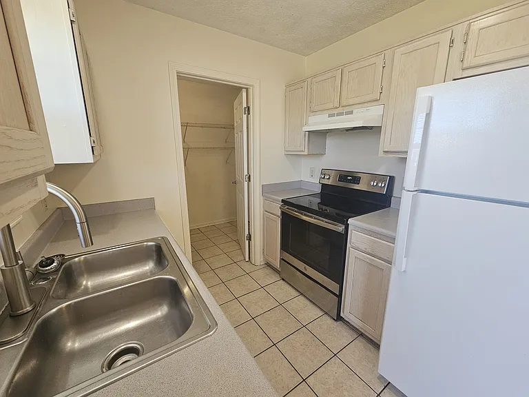 2701 Ashby Dr — Photo 5