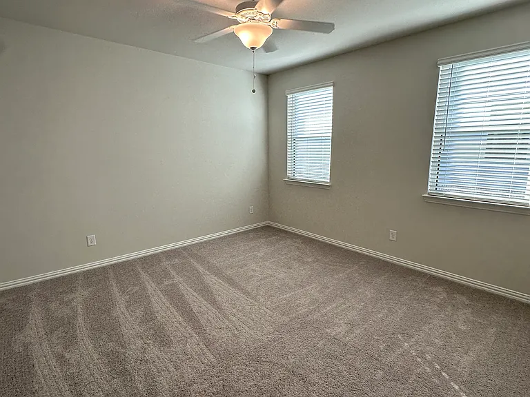 1129 Concan Dr — Photo 10