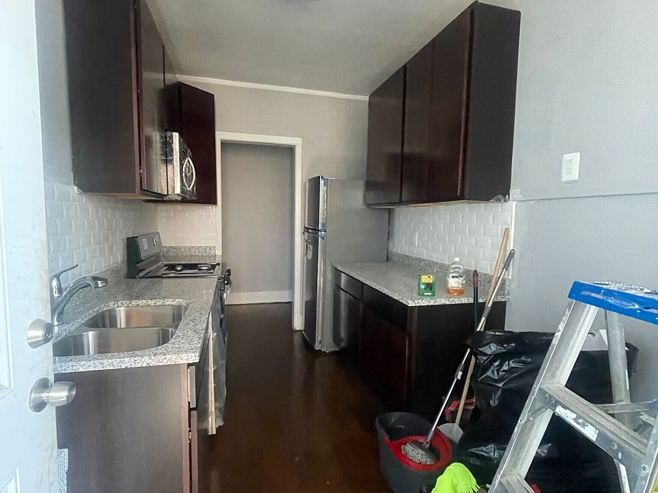 1st image of 1301 W Touhy Ave #311