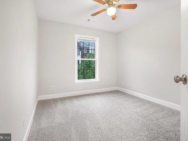 14741 Potomac Branch Dr — Photo 33