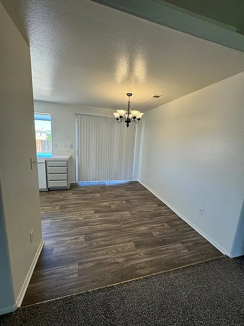 3 bed, 1203 sqft, $2,020 — Photo 2