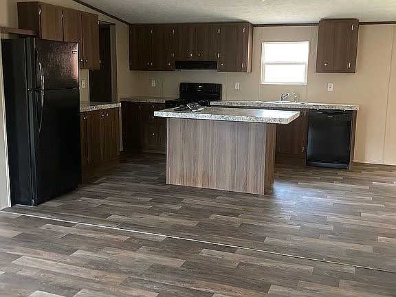 4th image of 130 Blue Springs Dr