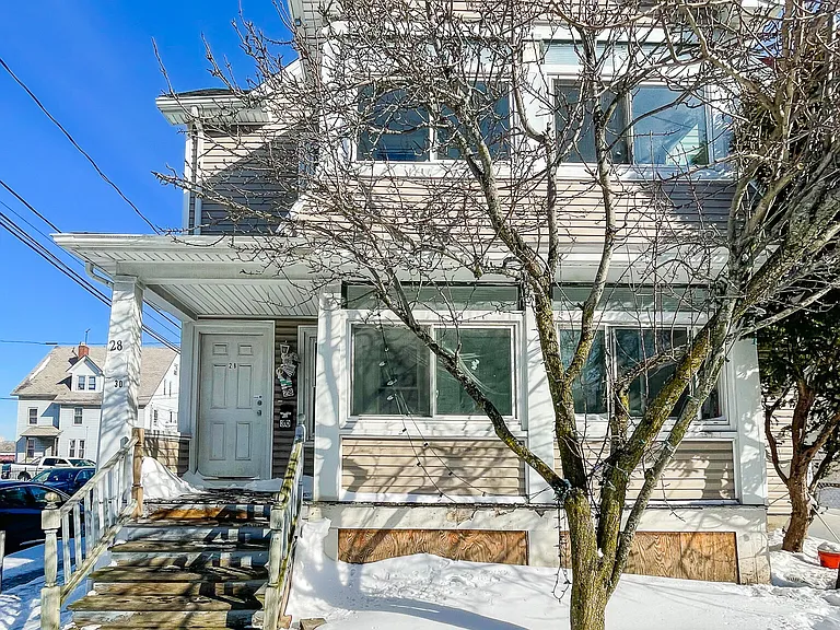 32 Linden St #1 — Photo 2