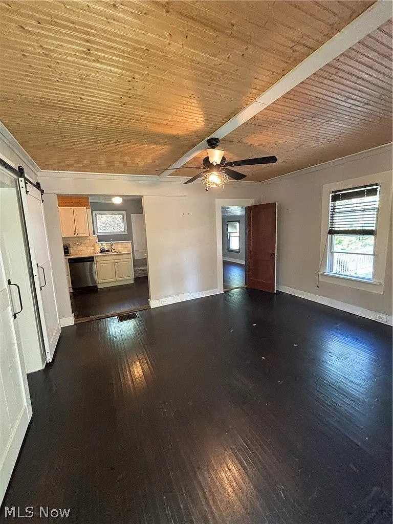 3 bed, 1146 sqft, $2,200 — Photo 3