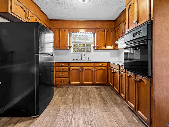 4th image of 5041 Kyle Ln NW