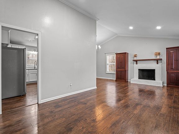 3rd image of 3620 Constellation Dr