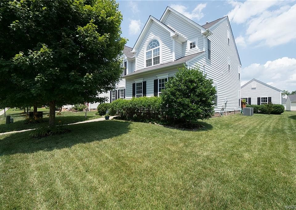 1st image of 7125 Village Field Pl