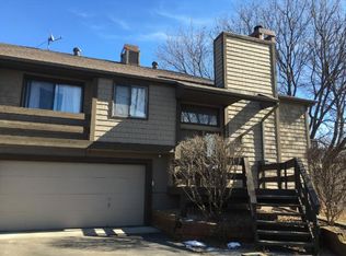 11601 Carriage Ct, Eden Prairie, MN 55344