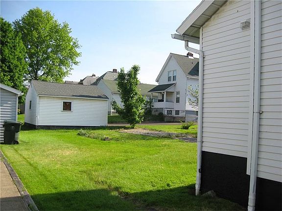 3rd image of 306 Jefferson Ave