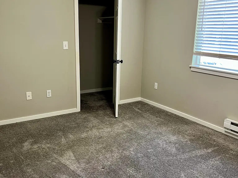 3213 49th Ave NE #3 — Photo 4