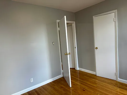 Rented by Premier One Realty LLC | media 8