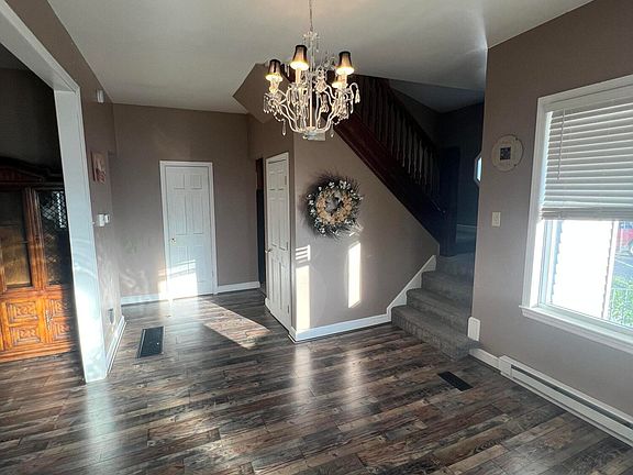 2nd image of 118 S 10th St