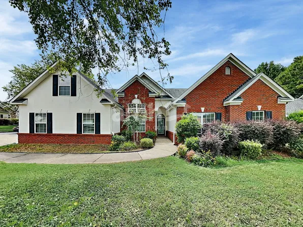 1351 Tumblerock Ct, Loganville, GA 30052