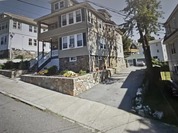 127 Henry Ave #1, Lynn, MA 01902