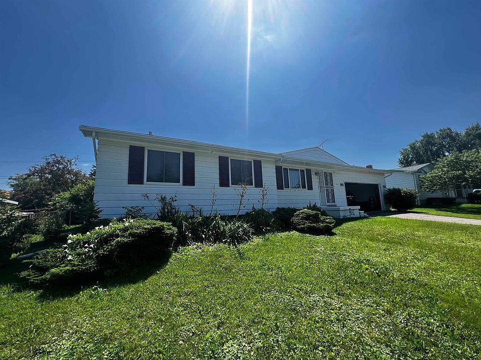1st image of 3211 Thornfield Ln