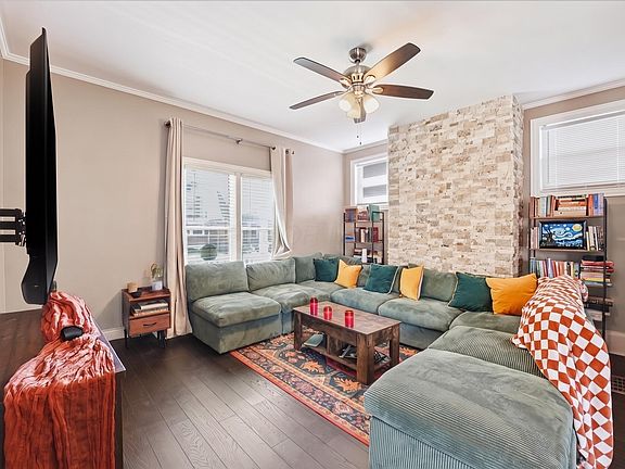 4th image of 879 Linwood Ave